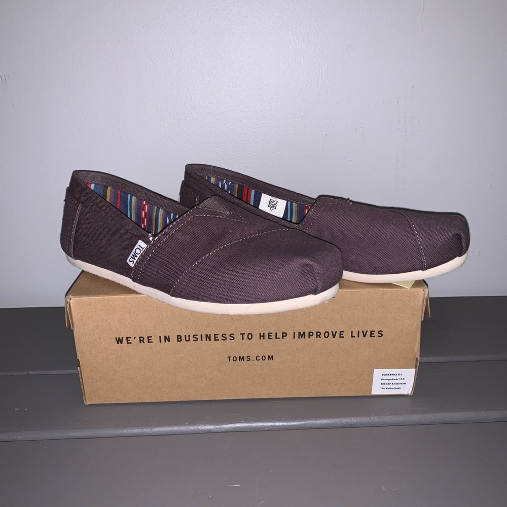 TOMS Slip ons